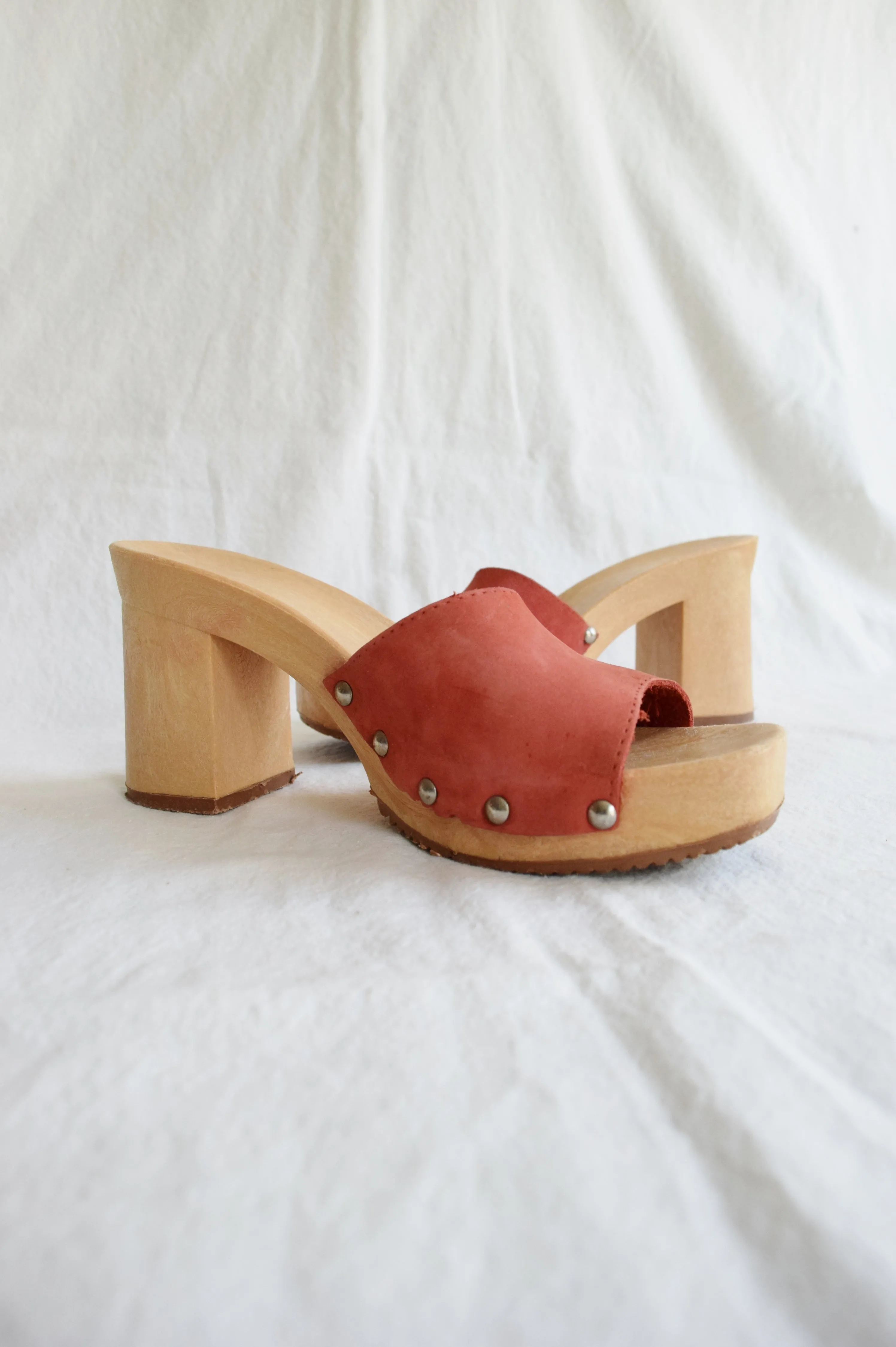 1970s Block Heel Mules with Red Leather Straps | Size 7 / 38