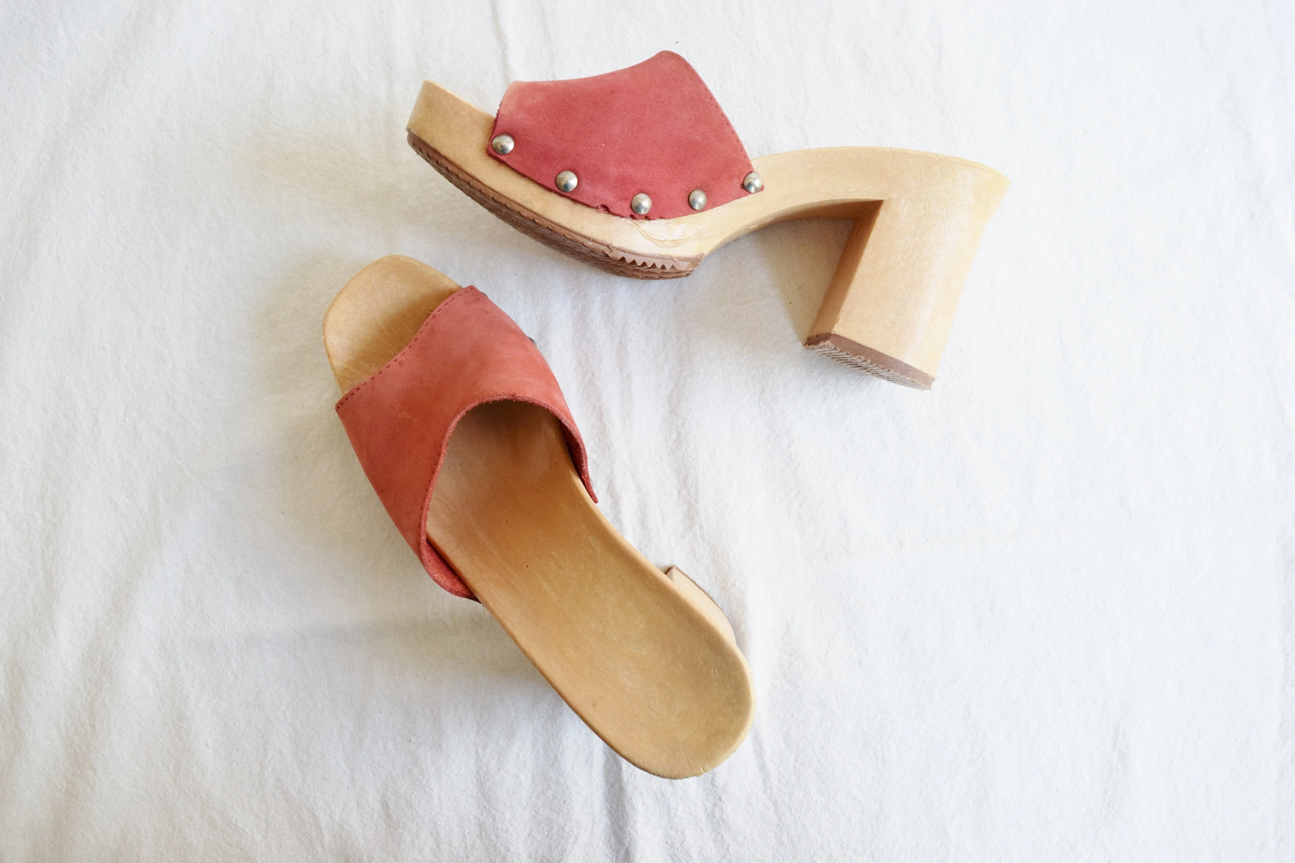 1970s Block Heel Mules with Red Leather Straps | Size 7 / 38