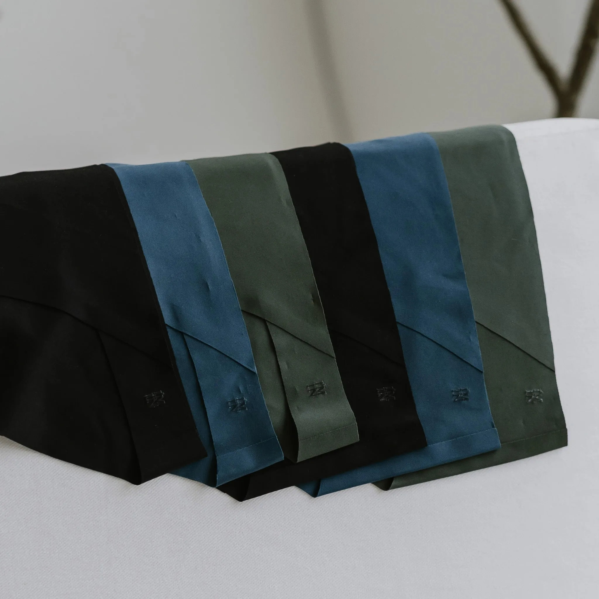 air-ee Mid-Rise Sleek Seamless Cheekie (Signature Edition)