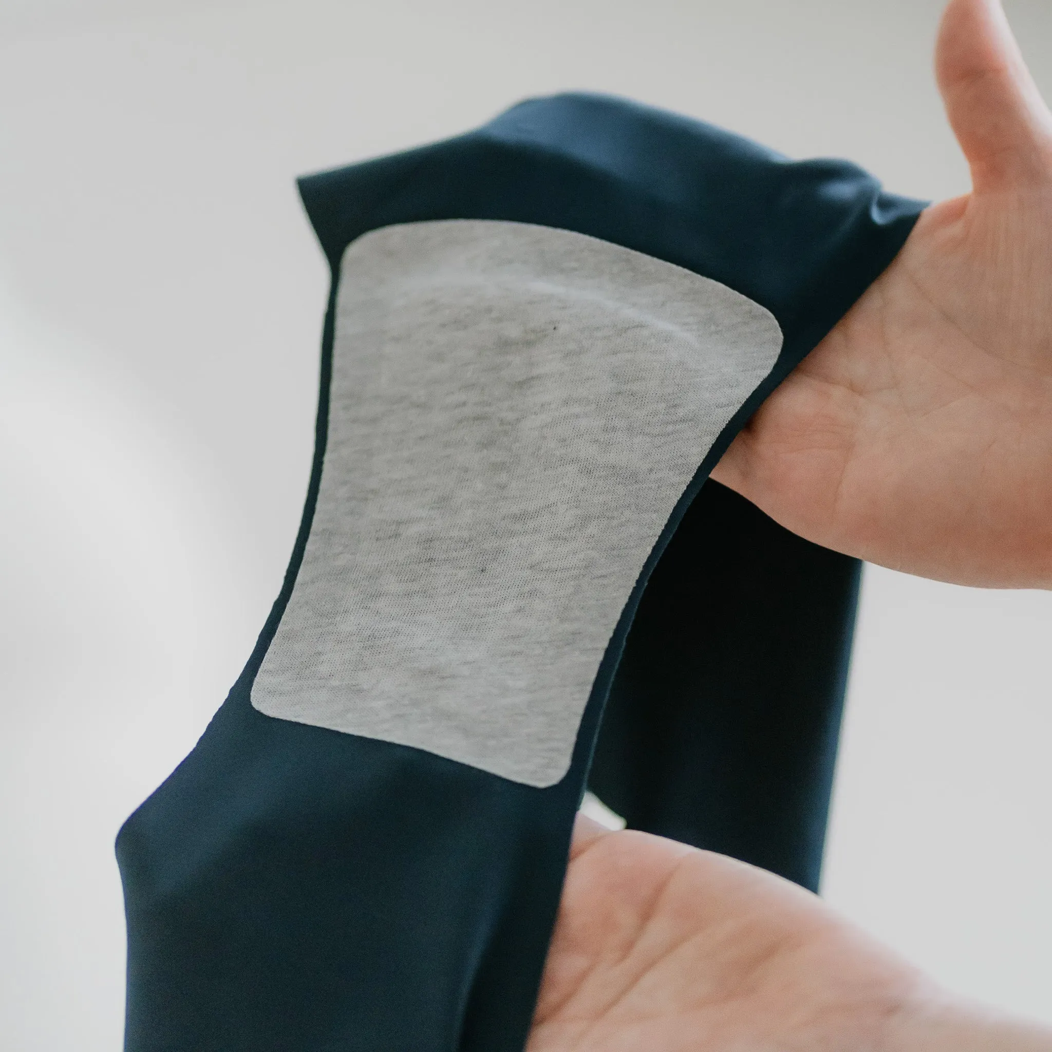 air-ee Mid-Rise Sleek Seamless Cheekie (Signature Edition)