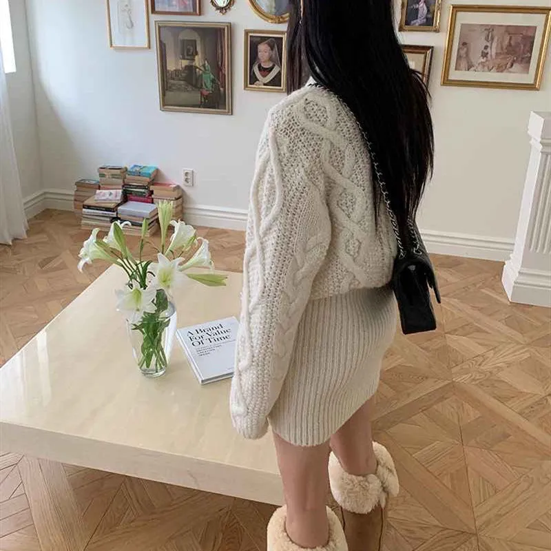 Autumn and Winter Vintage Cable-Knit Dress Set with Femininity, Knitted Sweater Dress. C-241017-2