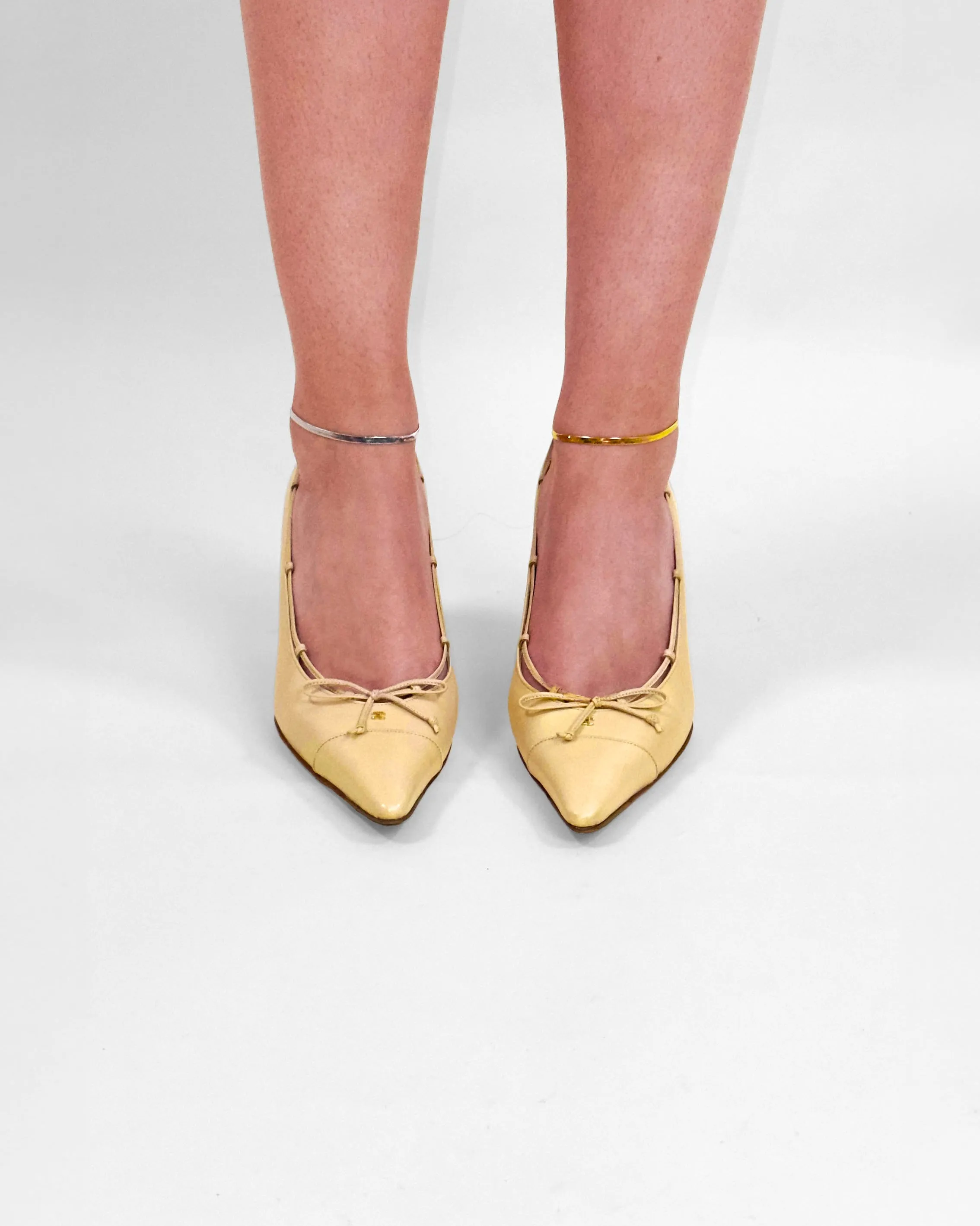 CHANEL beige bow point heels 39