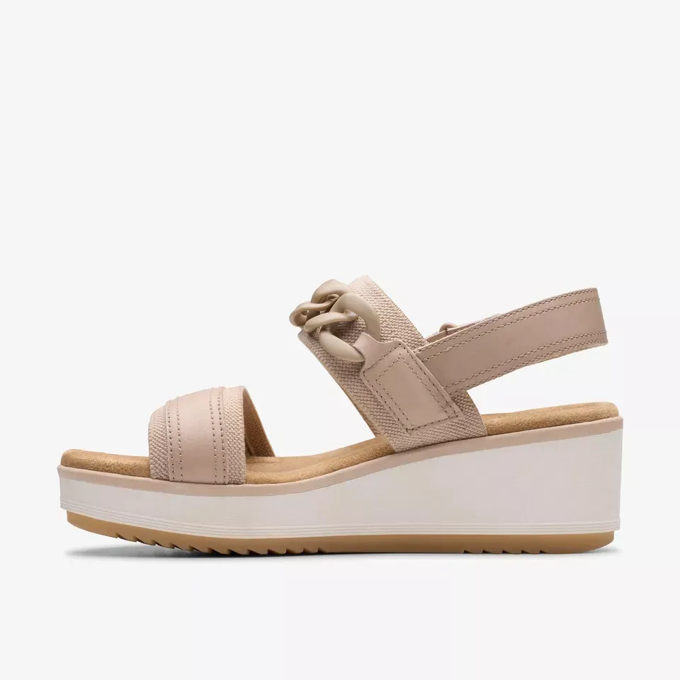 Clarks Women's Wrenly Eve Sand Leather 26182087