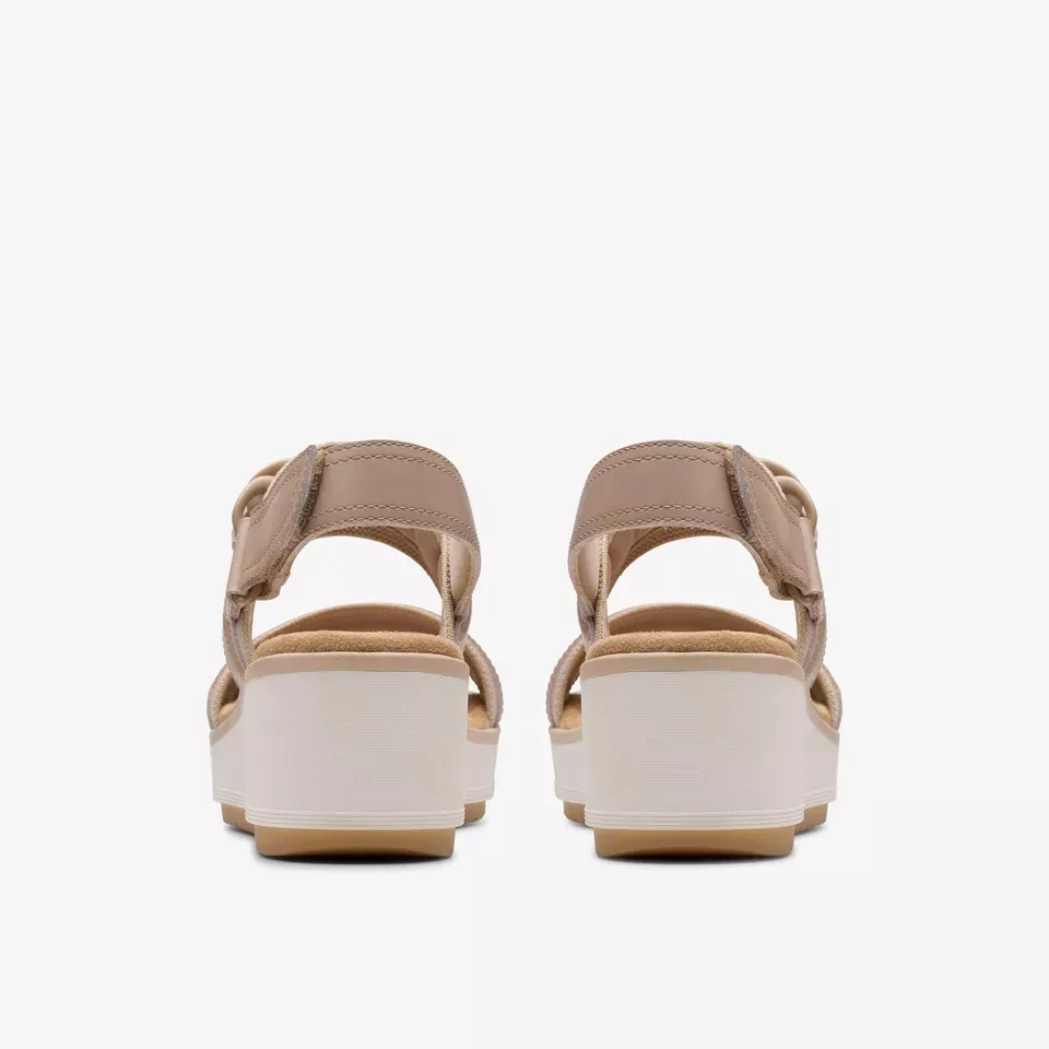 Clarks Women's Wrenly Eve Sand Leather 26182087