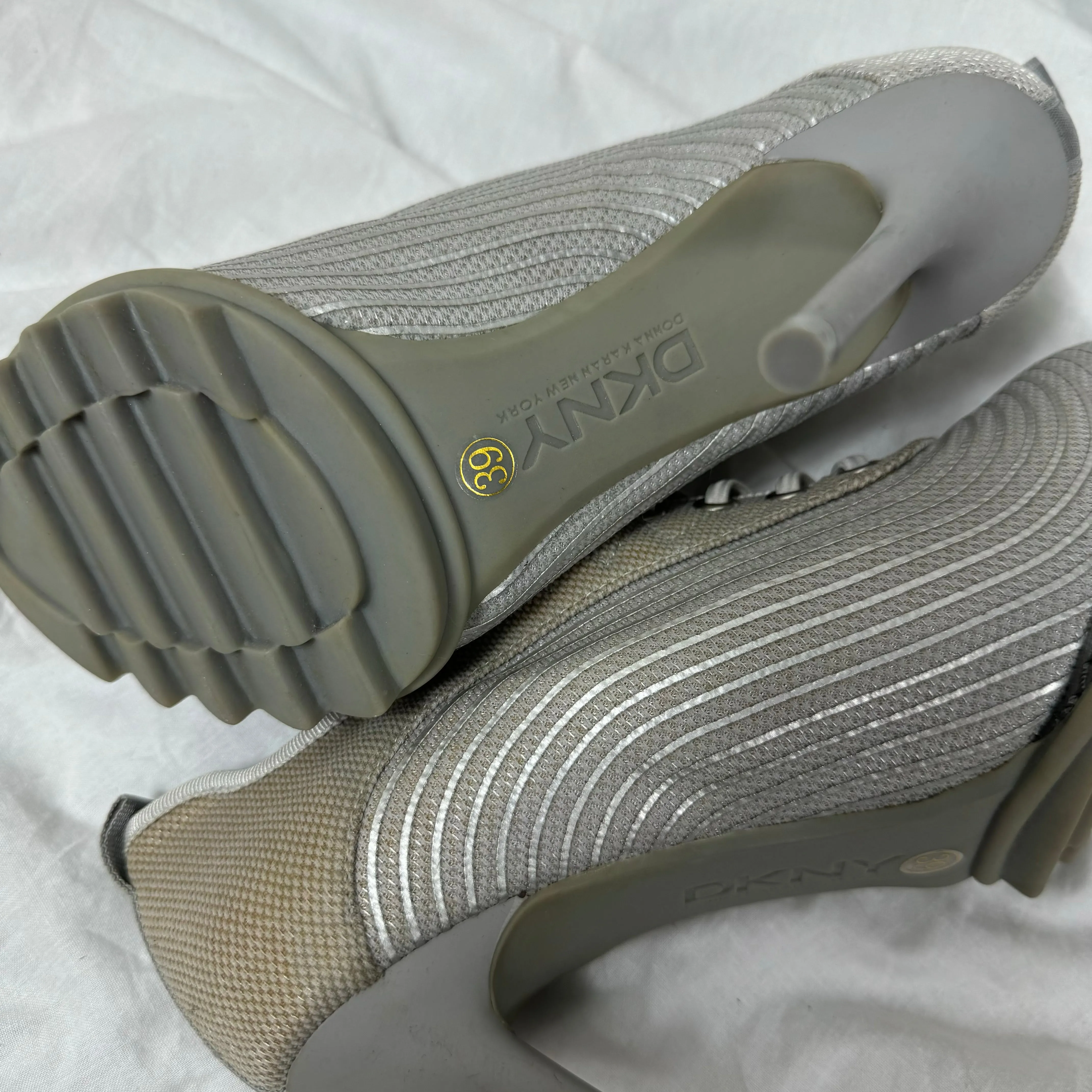 DKNY Vintage Sneaker Heels 38/39