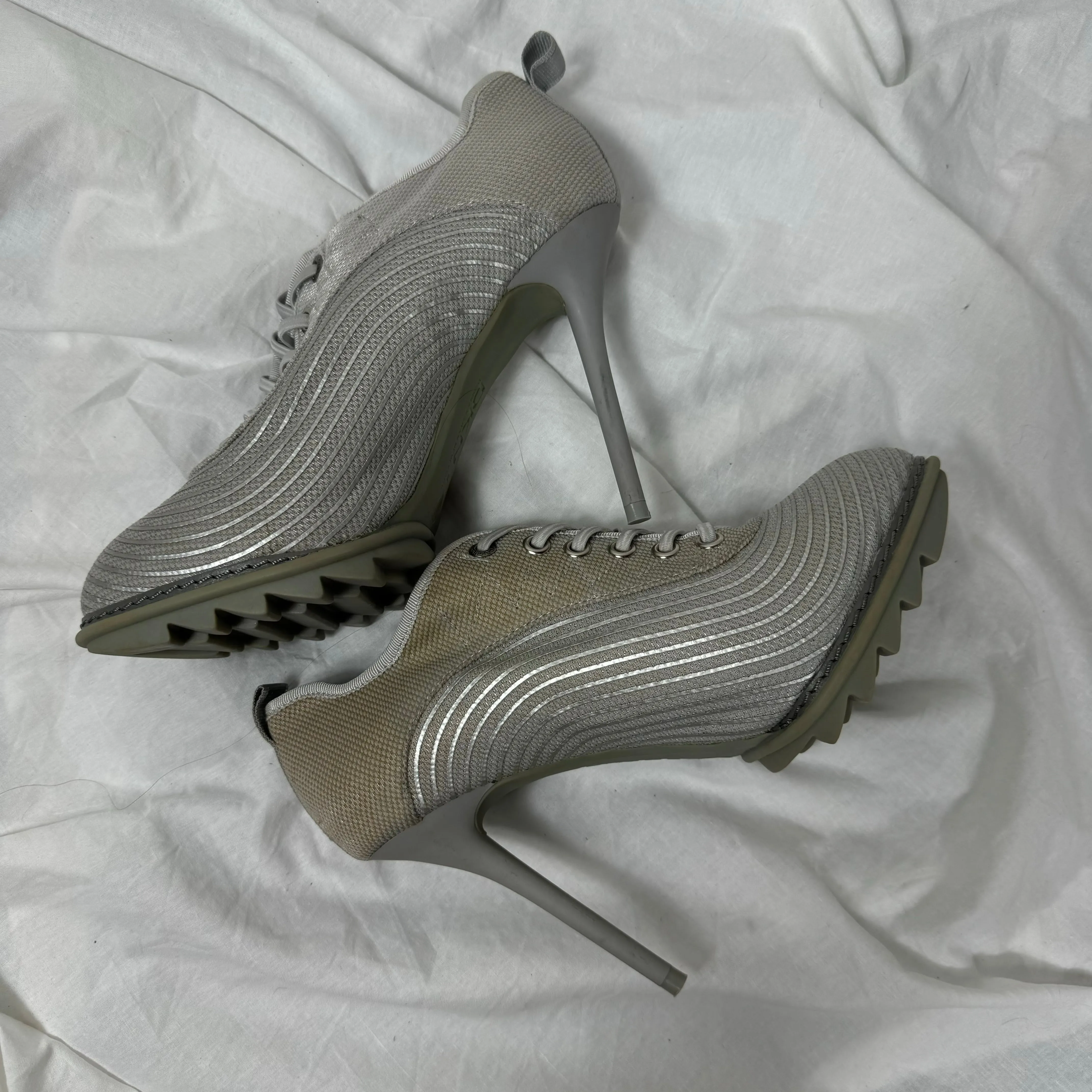 DKNY Vintage Sneaker Heels 38/39