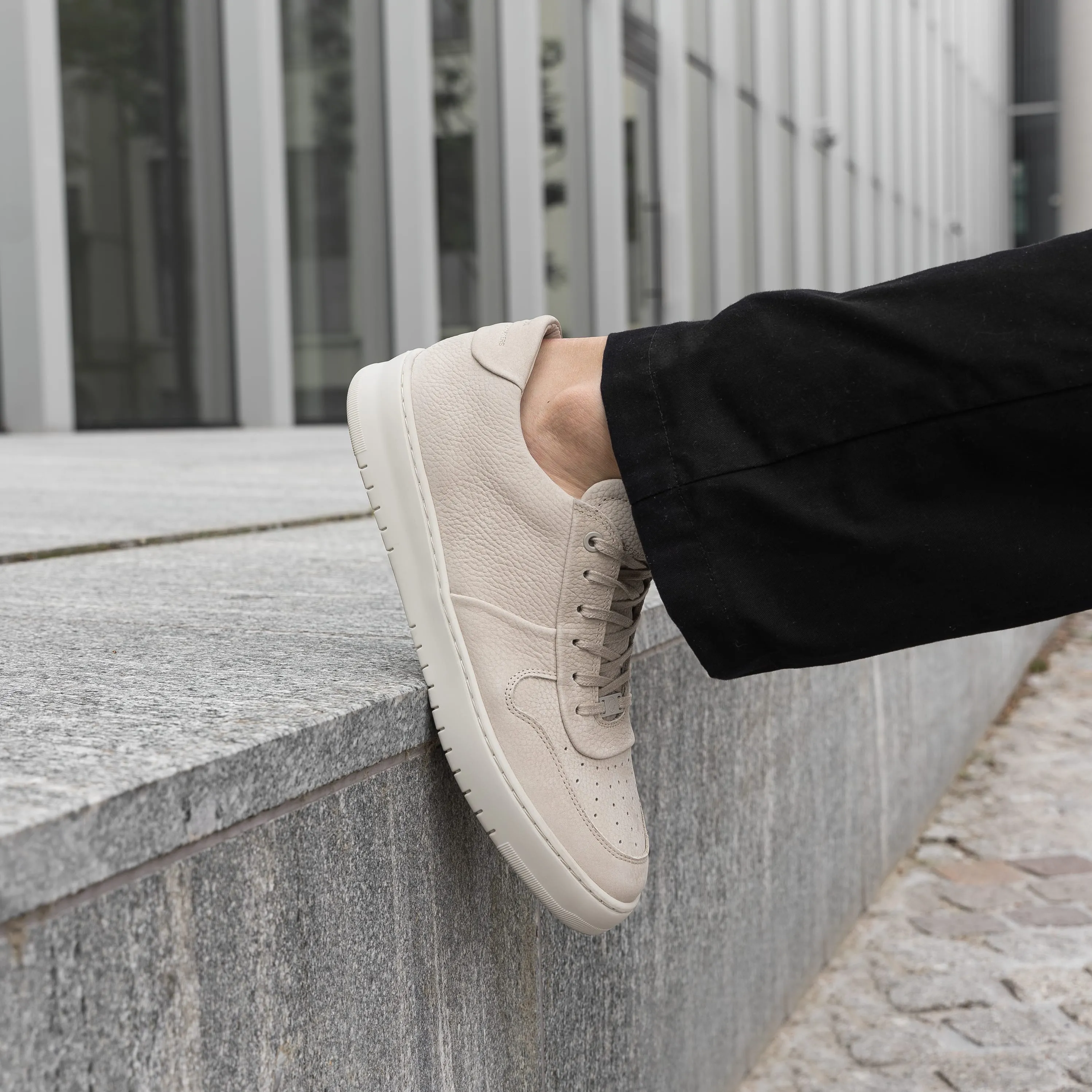 Hinson Bennet Sonder Eight Beige Nubuck