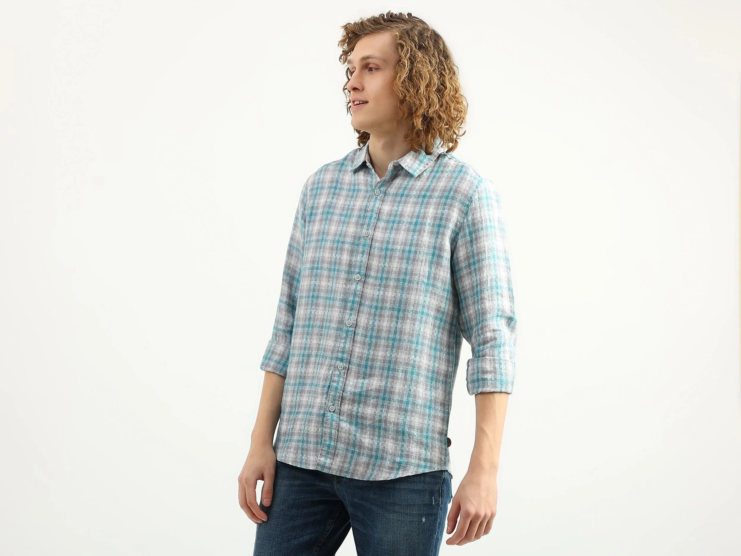 Men Checked Spread Collar Shirt