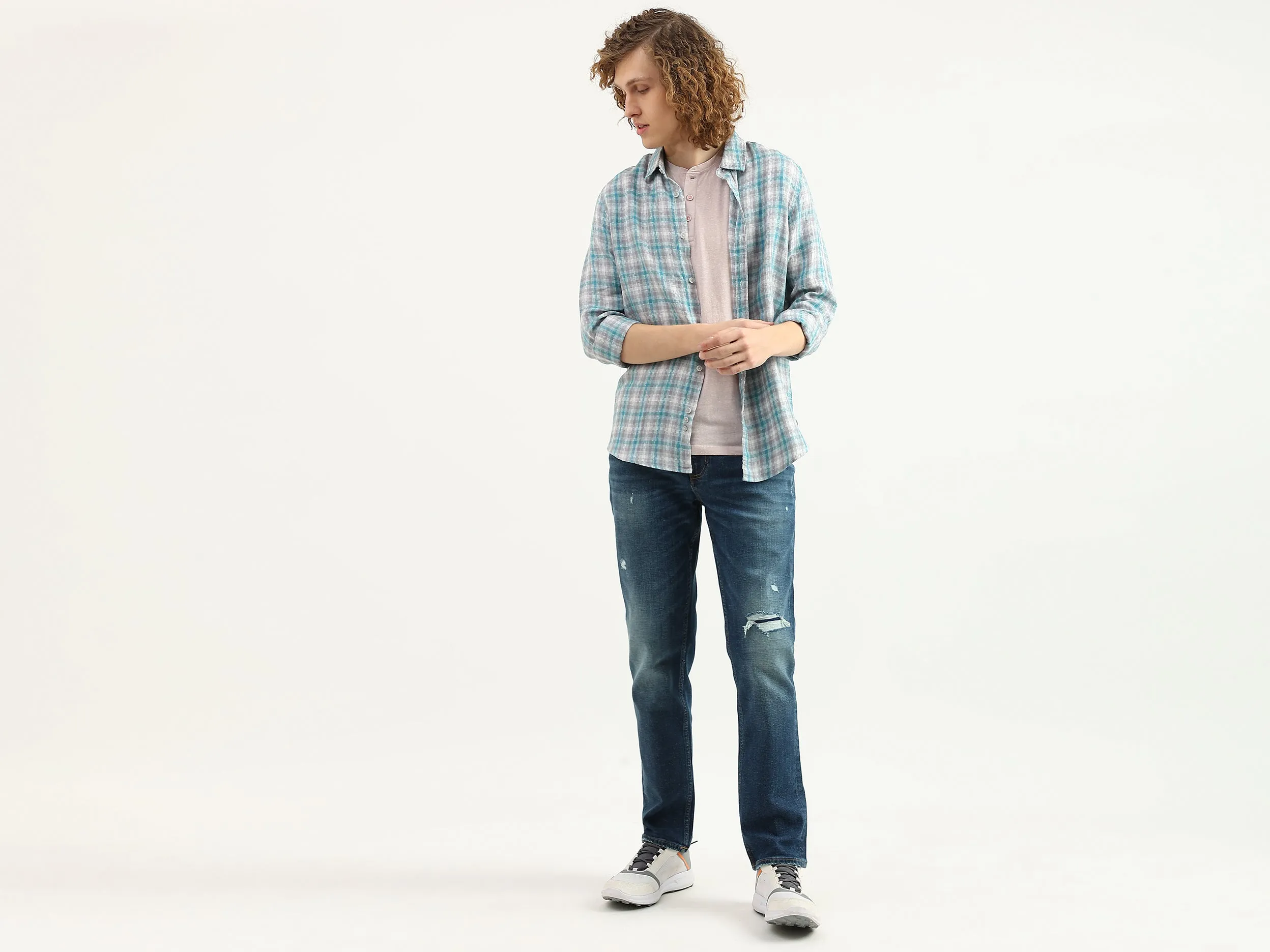 Men Checked Spread Collar Shirt