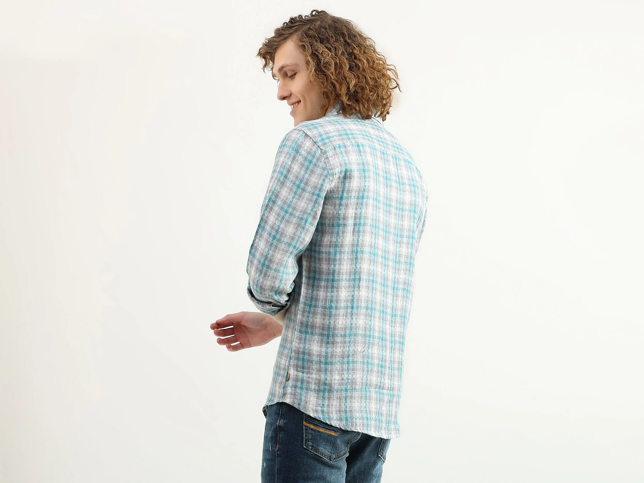 Men Checked Spread Collar Shirt