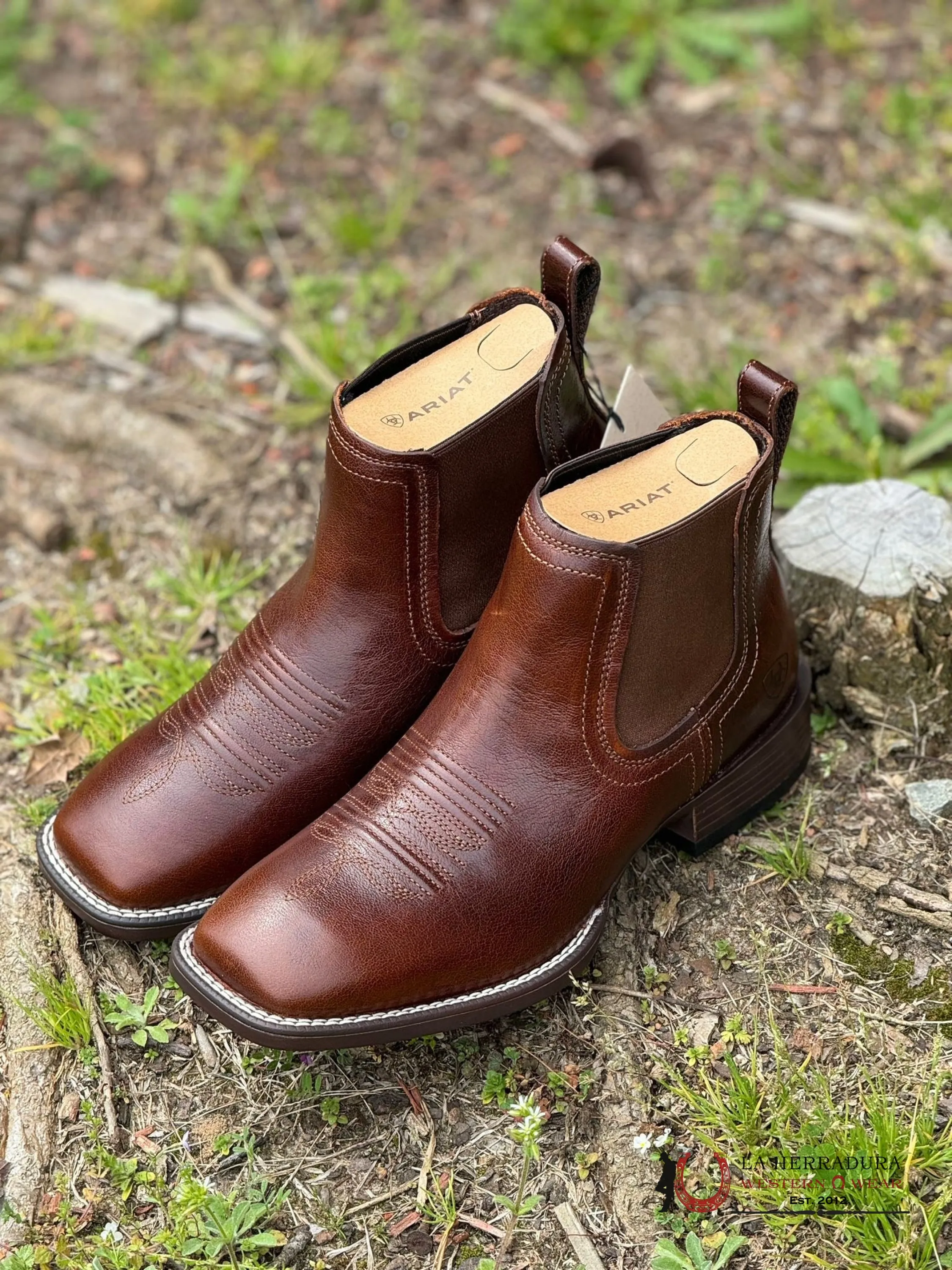 MEN’S ARIAT BOOKER ULTRA ROYAL BROWN SHORT BOOT