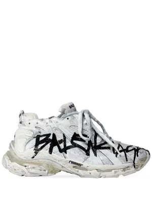 Runner graffiti sneakers