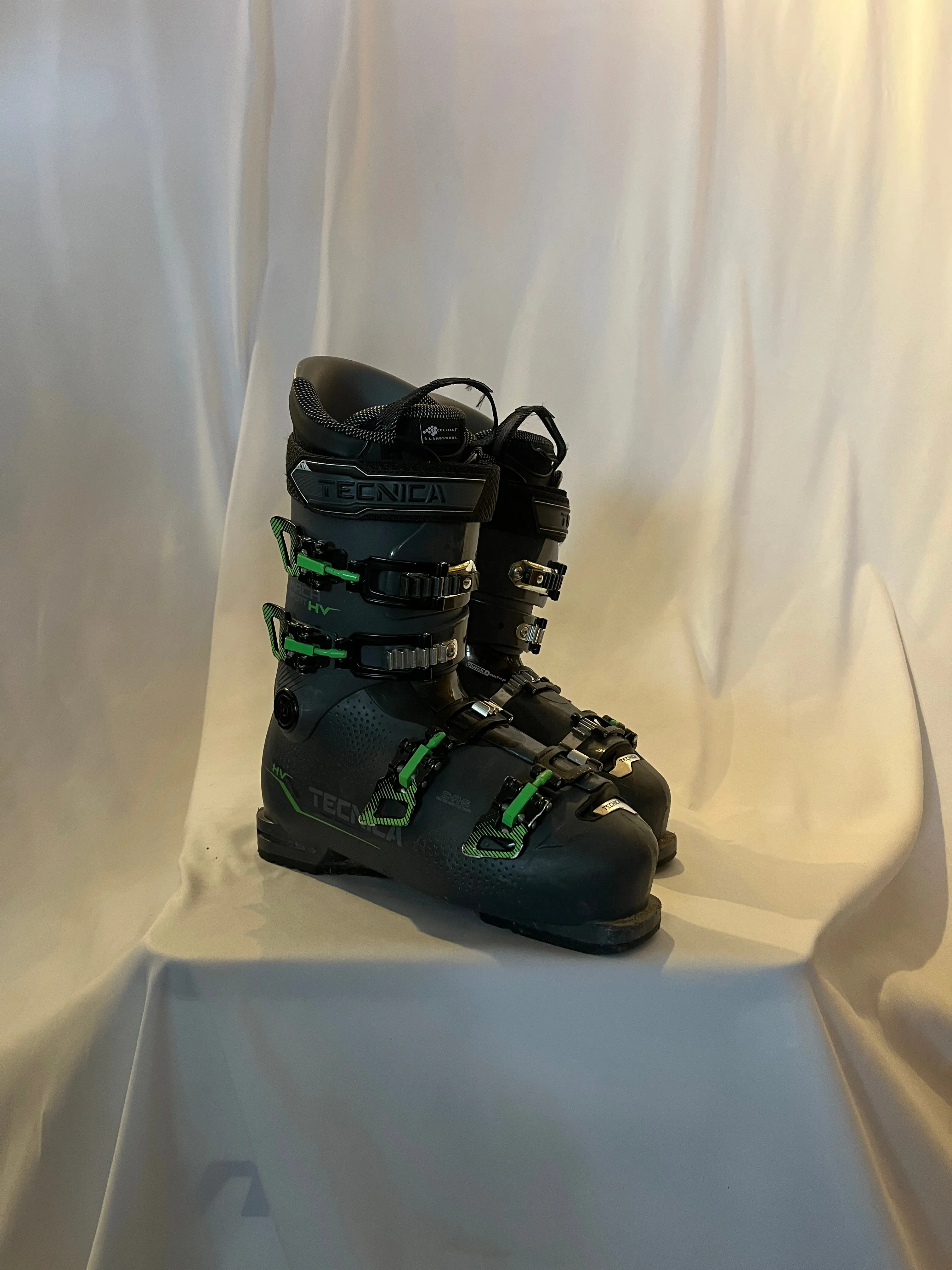 Used 27.5 Tecnica Mach Sport HV Ski Boots