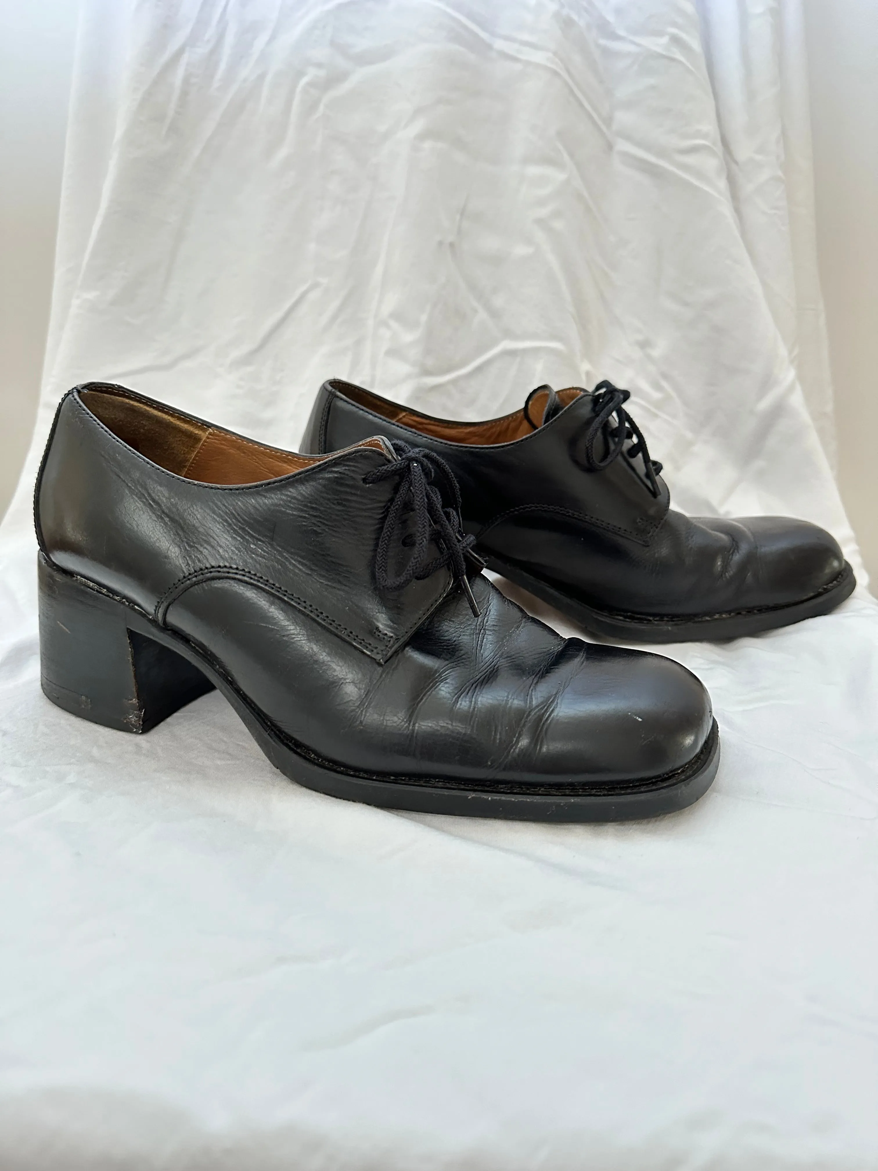 Vintage Block Heal Leather Lace Ups (39/8)