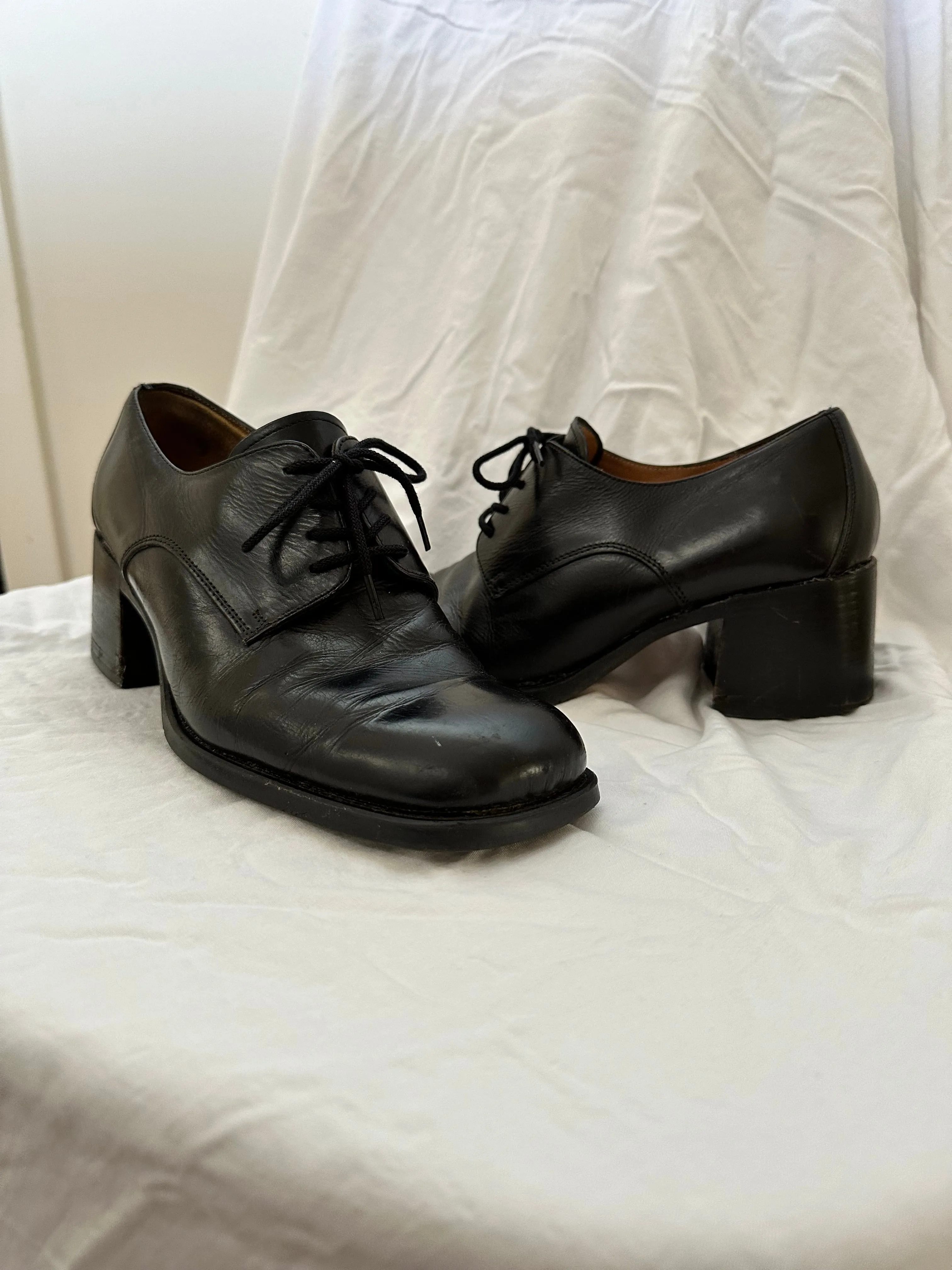 Vintage Block Heal Leather Lace Ups (39/8)